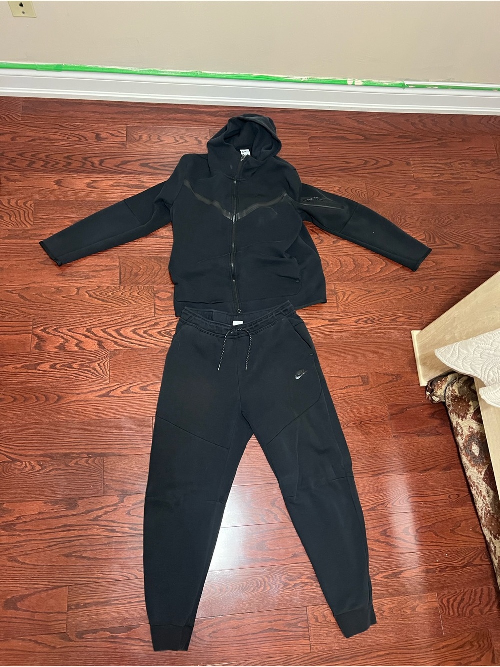 Nike Black Women's Tech Fleece Jogger Set